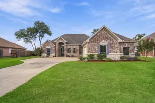 810 Woodcrest Dr, Ennis, TX 75119 - Photo 1