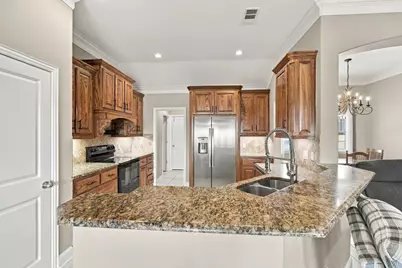 810 Woodcrest Drive, Ennis, TX 75119 - Photo 10
