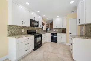 1028 Colony St, Flower Mound, TX 75028 - Photo 4