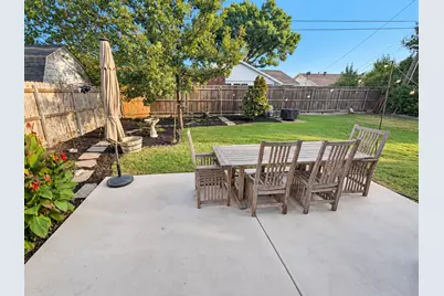 2701 Briarcliff Drive, Irving, TX 75062 - Photo 12