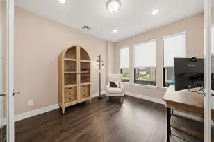 8261 Laflin Ln, Dallas, TX 75231 - Photo 22