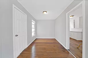 2305 8th Ave, Fort Worth, TX 76110 - Photo 8