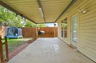 4702 Grovetree Ln, Garland, TX 75043 - Photo 4