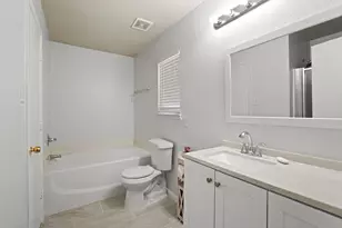 4702 Grovetree Ln, Garland, TX 75043 - Photo 6