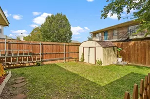 4702 Grovetree Ln, Garland, TX 75043 - Photo 2