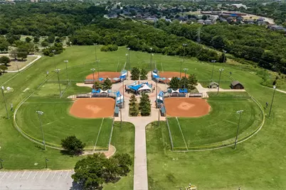810 Premier Parkway, Grand Prairie, TX 75051 - Photo 34