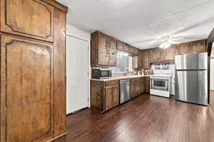 1204 W 4th St, McGregor, TX 76657 - Photo 6