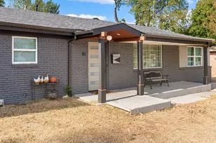 10 Beverly Ct, Bedford, TX 76022 - Photo 2