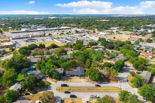 10 Beverly Ct, Bedford, TX 76022 - Photo 32