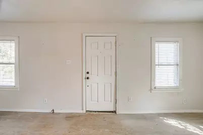 3318 Devalcourt Avenue, Forest Hill, TX 76119 - Photo 6
