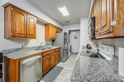 718 Southridge Court, Grand Prairie, TX 75052 - Photo 6