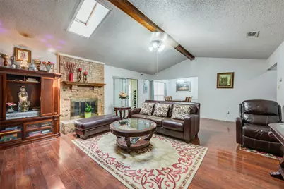 718 Southridge Court, Grand Prairie, TX 75052 - Photo 4