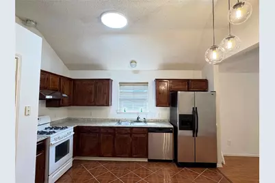 6006 Brook Forest Drive, Arlington, TX 76018 - Photo 10