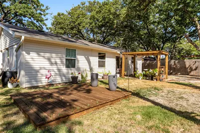 805 Clover Park Drive, Arlington, TX 76013 - Photo 28