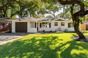 805 Clover Park Dr, Arlington, TX 76013 - Photo 2