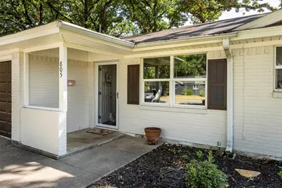 805 Clover Park Drive, Arlington, TX 76013 - Photo 4