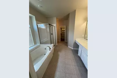 2740 Eastland Drive, Grand Prairie, TX 75052 - Photo 14