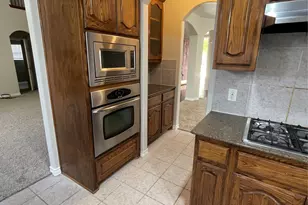 2740 Eastland Dr, Grand Prairie, TX 75052 - Photo 40