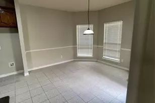 2740 Eastland Dr, Grand Prairie, TX 75052 - Photo 4