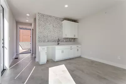 250 E Dallas Street #112, Grapevine, TX 76051 - Photo 22