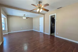 514 Campbell Ln, Denton, TX 76209 - Photo 4