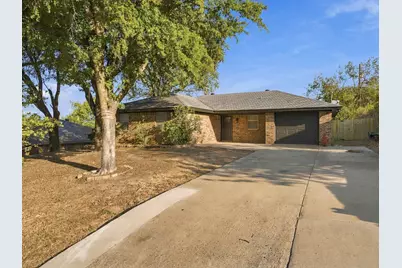 710 Parkridge Drive, Decatur, TX 76234 - Photo 2