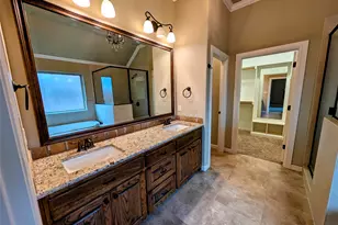 237 Jacinth Ln, Granbury, TX 76049 - Photo 4