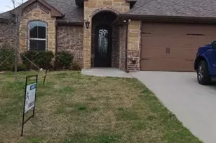 237 Jacinth Ln, Granbury, TX 76049 - Photo 2