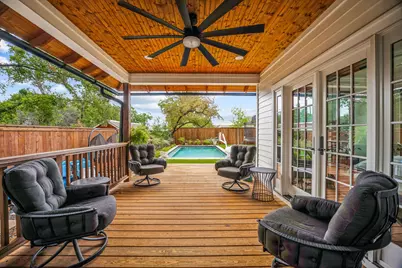 119 W Bluff Street, Granbury, TX 76048 - Photo 6