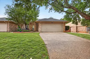 4127 Spring Meadow Ln, Flower Mound, TX 75028 - Photo 2
