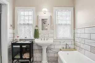 1023 W Oak St, Denton, TX 76201 - Photo 16