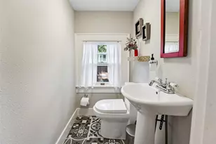 1023 W Oak St, Denton, TX 76201 - Photo 28