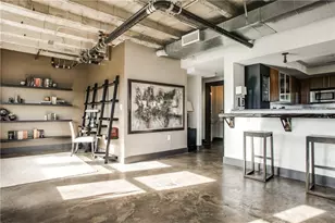 329 E Colorado Blvd, Dallas, TX 75203 - Photo 10