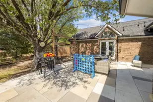 8304 Crystalwood Dr, Dallas, TX 75249 - Photo 32