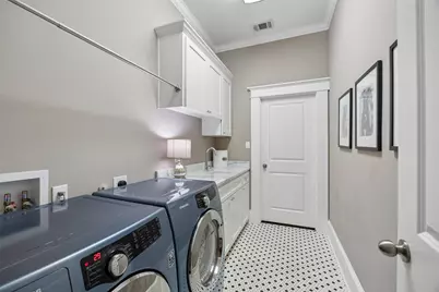 335 S Windomere Avenue, Dallas, TX 75208 - Photo 32