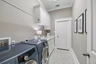 335 S Windomere Ave, Dallas, TX 75208 - Photo 32