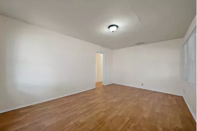 811 Phillips Street, Cleburne, TX 76033 - Photo 6