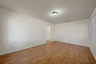 811 Phillips St, Cleburne, TX 76033 - Photo 6