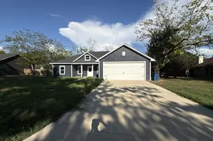 180 N Oak Pl, Van, TX 75790 - Photo 1