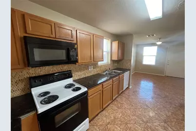 1015 Graystone Drive, Lancaster, TX 75134 - Photo 4