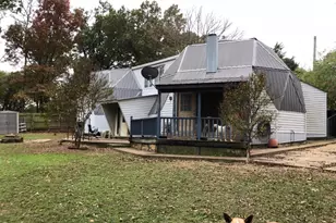 135 Whitaker Cir, Gordonville, TX 76245 - Photo 2