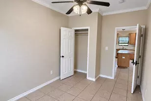 221 Gurley Ln, Waco, TX 76706 - Photo 12