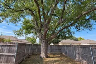 221 Gurley Ln, Waco, TX 76706 - Photo 32