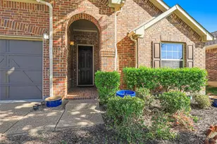 1605 Falconet Ct, Carrollton, TX 75010 - Photo 2