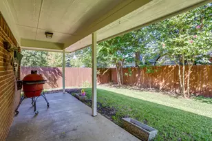 853 Royal Oak Ln, Burleson, TX 76028 - Photo 4