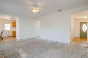 122 Blue Castle Ct, Weatherford, TX 76088 - Photo 8