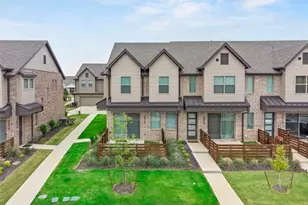 2616 La Cala Dr, Grand Prairie, TX 75054 - Photo 2