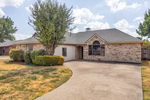 308 Clear Springs Dr, Mesquite, TX 75150 - Photo 2