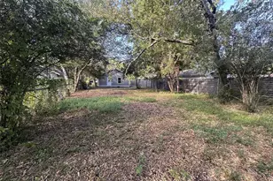 327 Egan St, Denton, TX 76201 - Photo 6