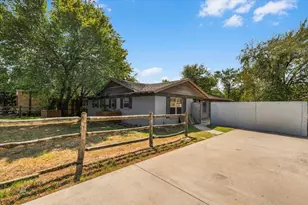 6817 Simmons Rd, North Richland Hills, TX 76182 - Photo 2